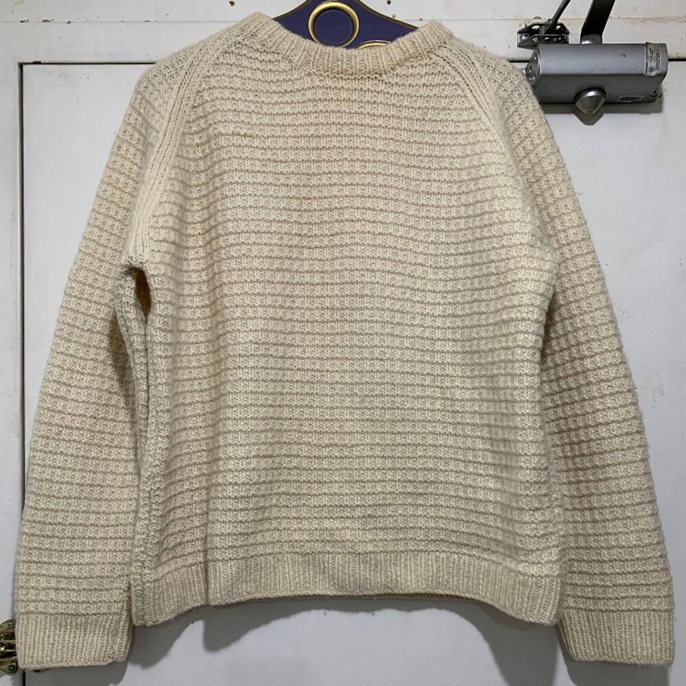 VINTAGE WOMEN'S KNITTED WOOL SWEATERS SIZE M/L
